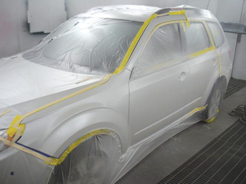 3. the three-stage basecoat has been sprayed and blended. now we’re ready for the clearcoat.
