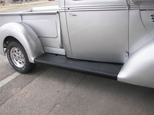 harris sprayed the running boards on this 1939 ford pickup in the same style as the bed. 