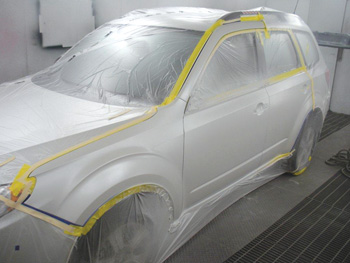 3. the three-stage basecoat has been sprayed and blended. now we’re ready for the clearcoat. 