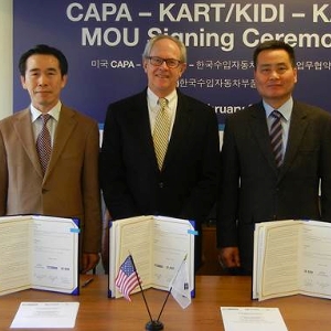 (from left to right) Kim Seokwon, chairman, Korean Automobile Parts Association; Jack Gillis, executive director, CAPA; Jo Pyeonggon, president, Korean Insurance Development Institute