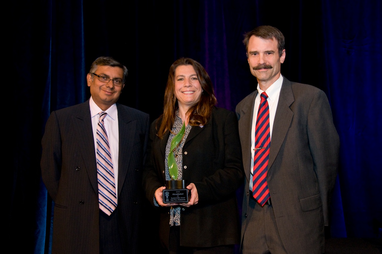 (L-R) A.B. Ghosh, general manager, AkzoNobel Car Refinishes Americas; Gigi Walker, president, California Autobody Association, and owner, Walker's Auto Body Fleet & Repair; Mike Shesterkin, sustainability officer, AkzoNobel Car Refinishes Americas.